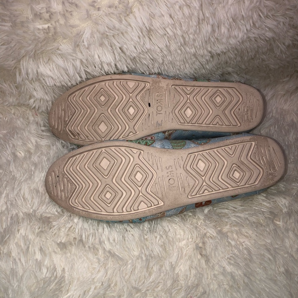 TOMS Light Blue Festive Holiday Slip-Ons size 9.5 - Picture 11 of 12